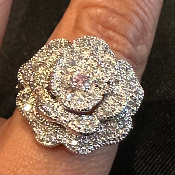 Beautiful 3D Flower Diamonique Ring - Picture 14 of 16